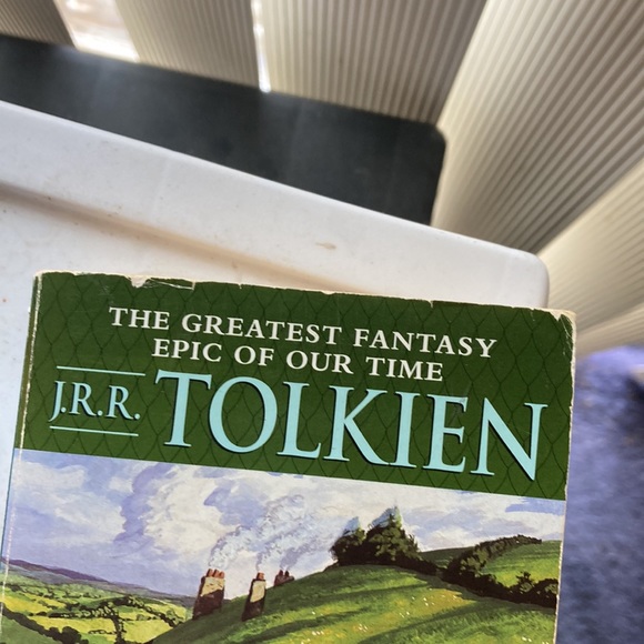 “The hobbit” novel book By J.R.R. Tolkien - Picture 8 of 11